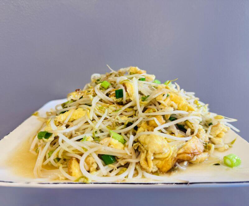 Stir-fried Bean Sprouts with Egg